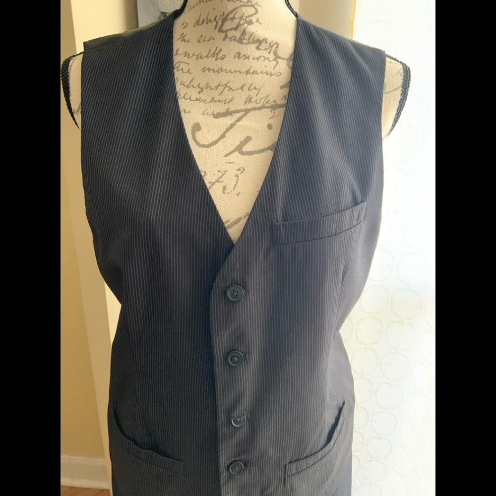 Men’s Perry Ellis vest worn once